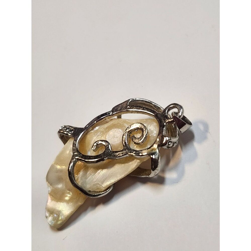 Baroque Cream Pearl Pendant with Silver Accents - Picture 3 of 4